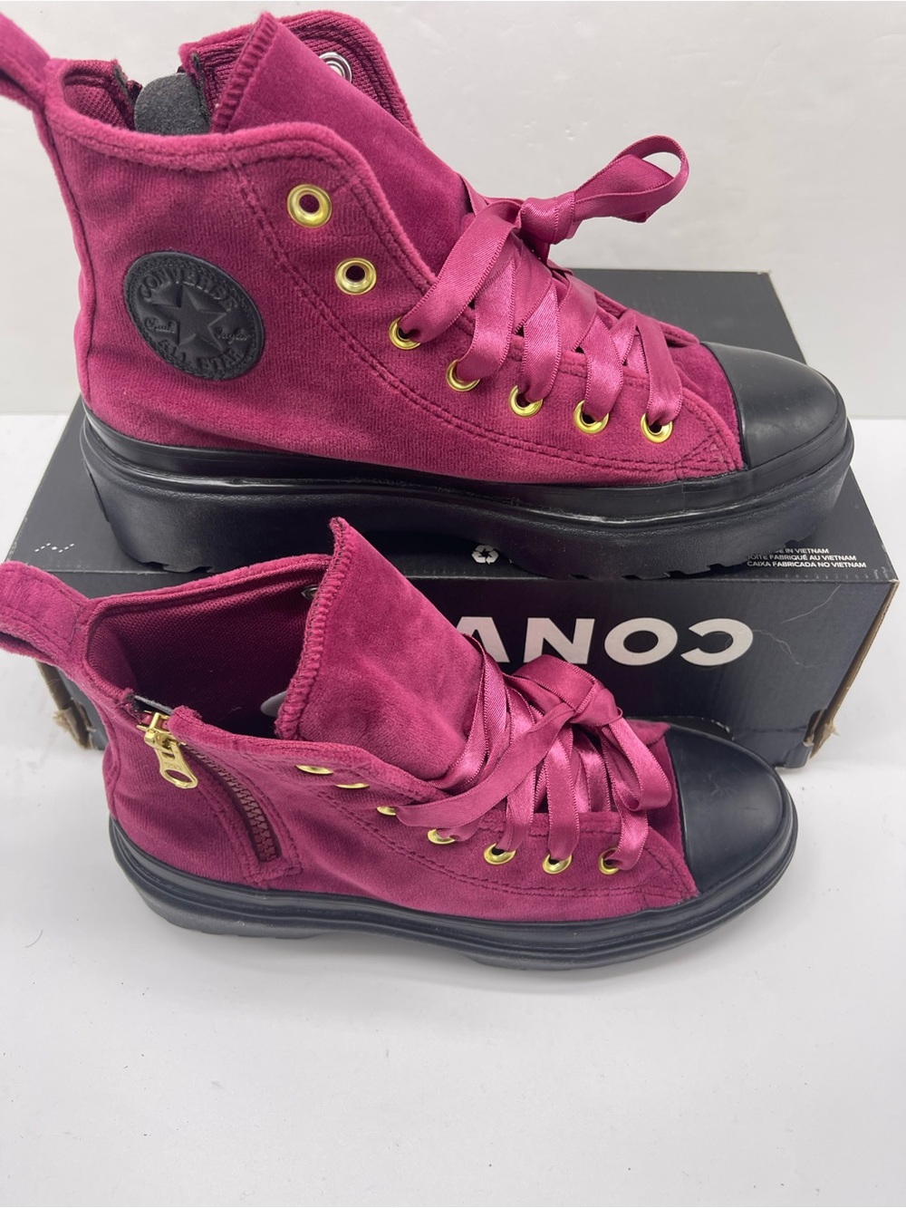Converse WMNS A05442C
CTAS LUGGED LIFT H LEGEND BERRY/BLACK/BLACK Sneakers - Picture 2 of 16